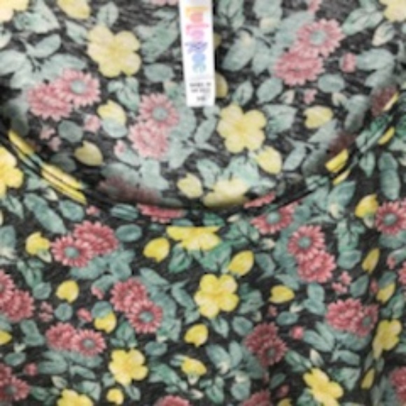 LulaRoe Classic T Flowered Top - Picture 3 of 4